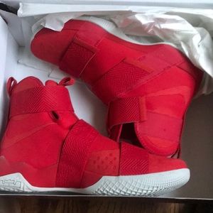 Nike Lebron soldier 10
